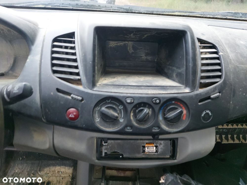 Mitsubishi L200 2.5 DID CC Intense - 12