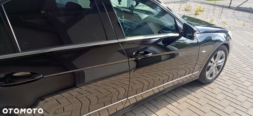 Mercedes-Benz Klasa E 220 CDI DPF BlueEFFICIENCY Automatik Avantgarde - 5