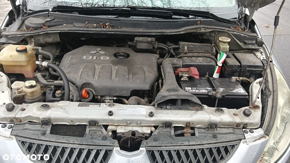 Mitsubishi Grandis - 8