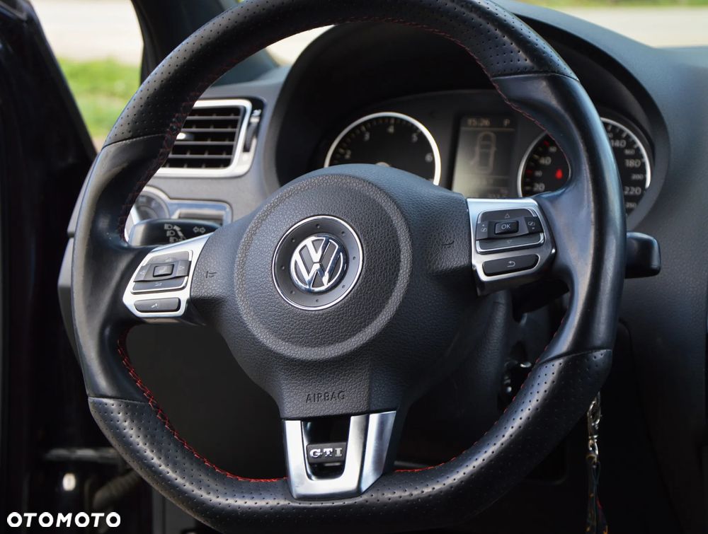 Volkswagen Polo 1.4 TSI GTI DSG - 25