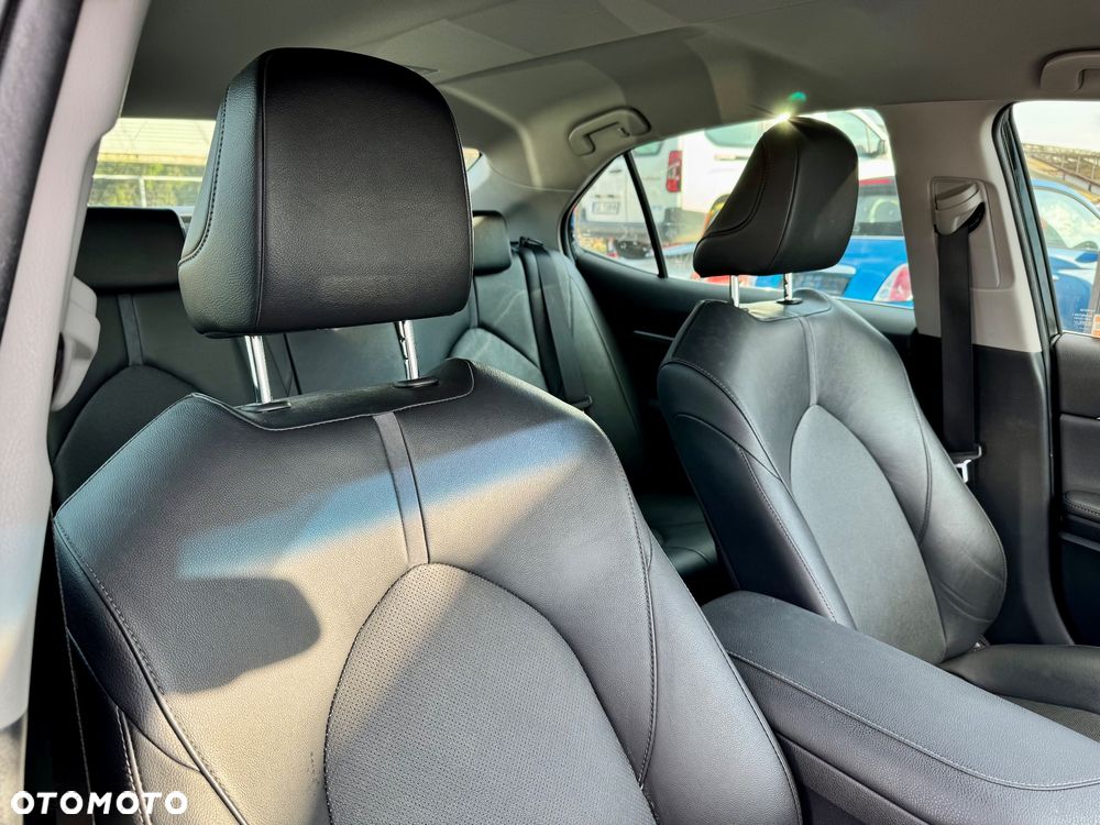Toyota Camry 2.5 Hybrid Executive CVT - 6