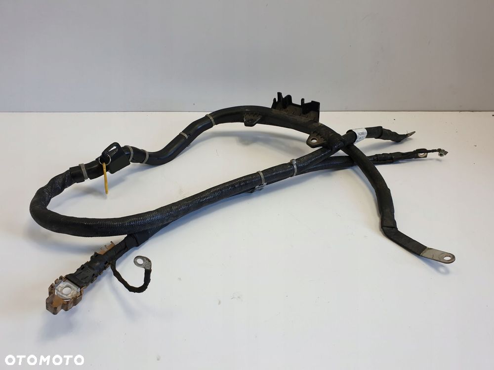 Mercedes W205 3.0 V6 WIĄZKA INSTALACJA AKUMULATORA - 1