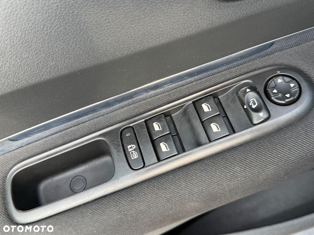 Peugeot 5008 - 40
