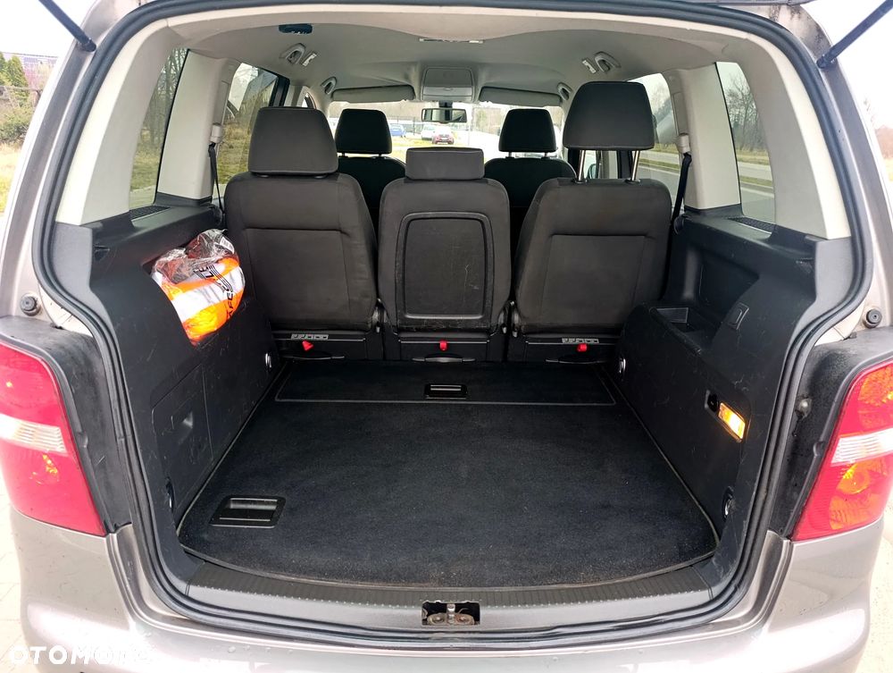 Volkswagen Touran 1.9 TDI DPF United - 13