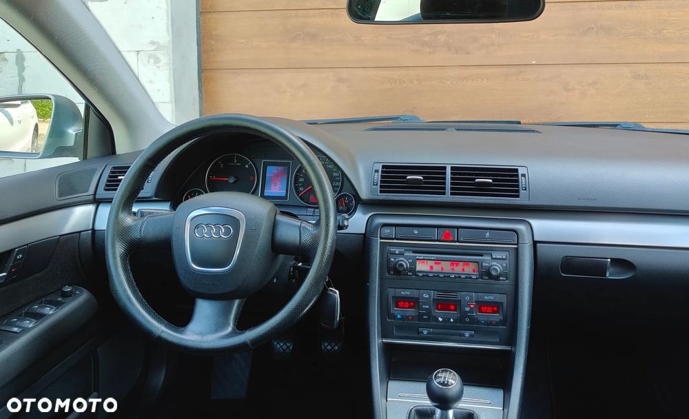 Audi A4 Avant 2.0 TDI - 22