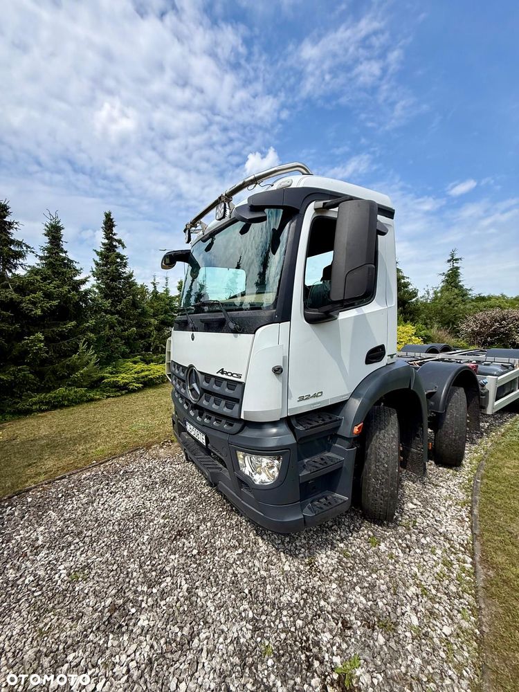Mercedes-Benz Arocs 3240 - 9