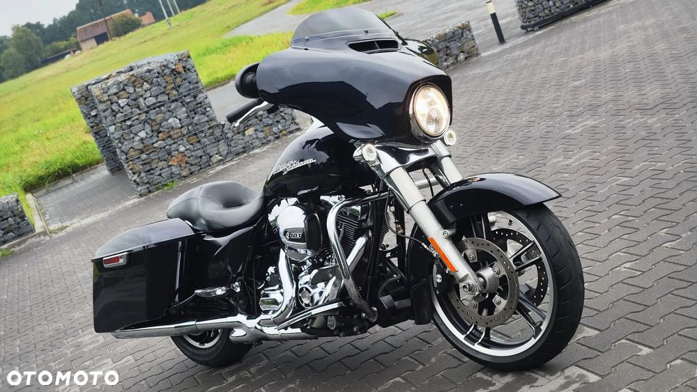 Harley-Davidson Touring Street Glide - 2