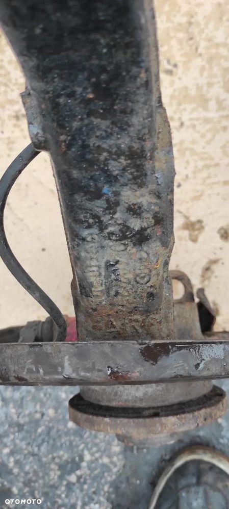 Zwrotnica VW PASSAT B5 AUDI A4 B5 A6 C5 PRAWA LEWA 8D0407257AR - 3