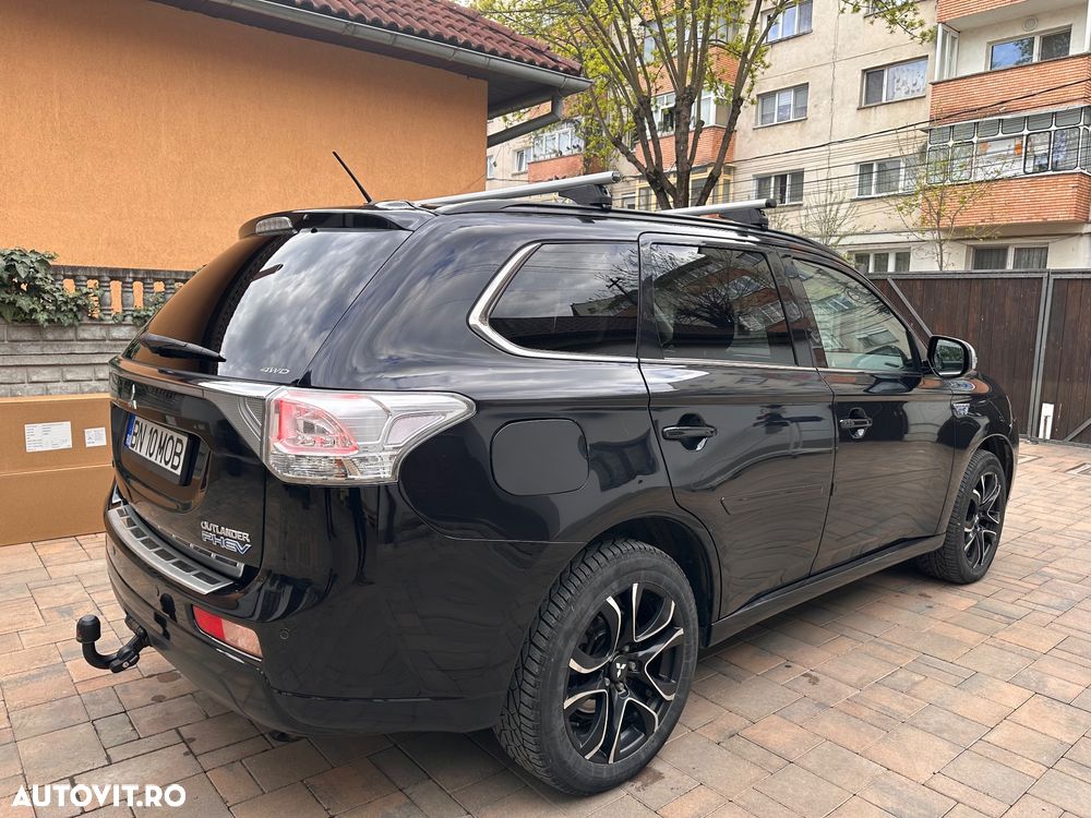 Mitsubishi Outlander - 5