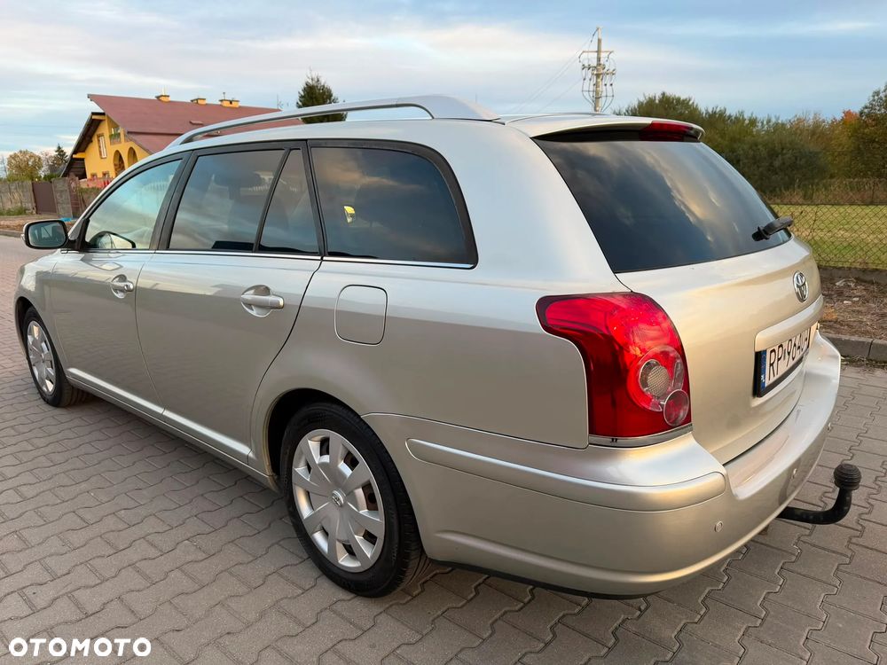 Toyota Avensis 2.0 D-4D Premium - 28