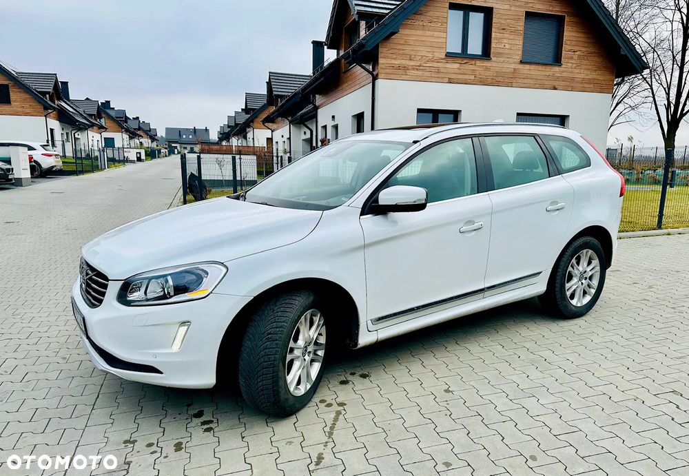 Volvo XC 60 D5 AWD Geartronic Summum - 2