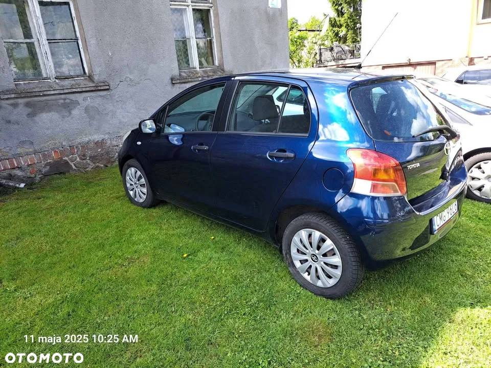 Toyota Yaris - 2