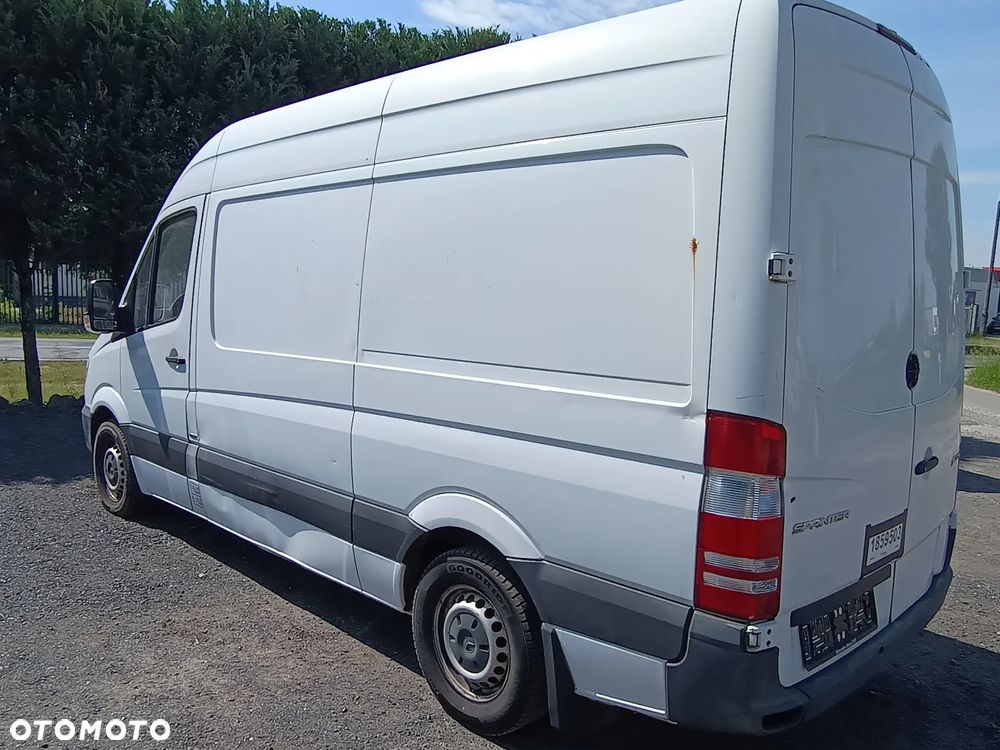 Mercedes-Benz Sprinter - 4
