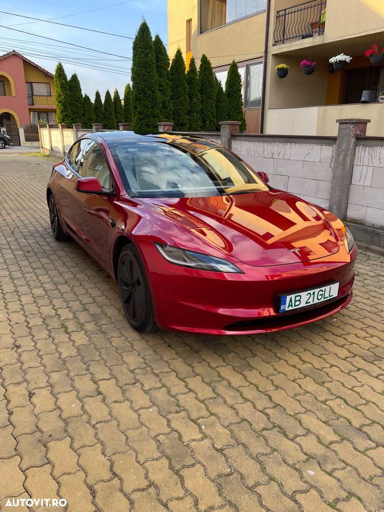 Tesla Model 3 - 1