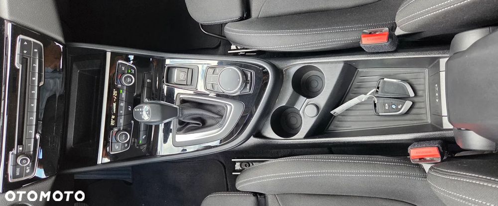 BMW Seria 2 218i - 23