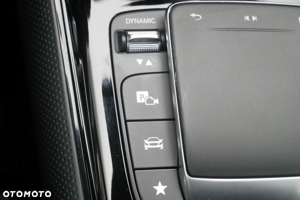 Mercedes-Benz GLB - 20