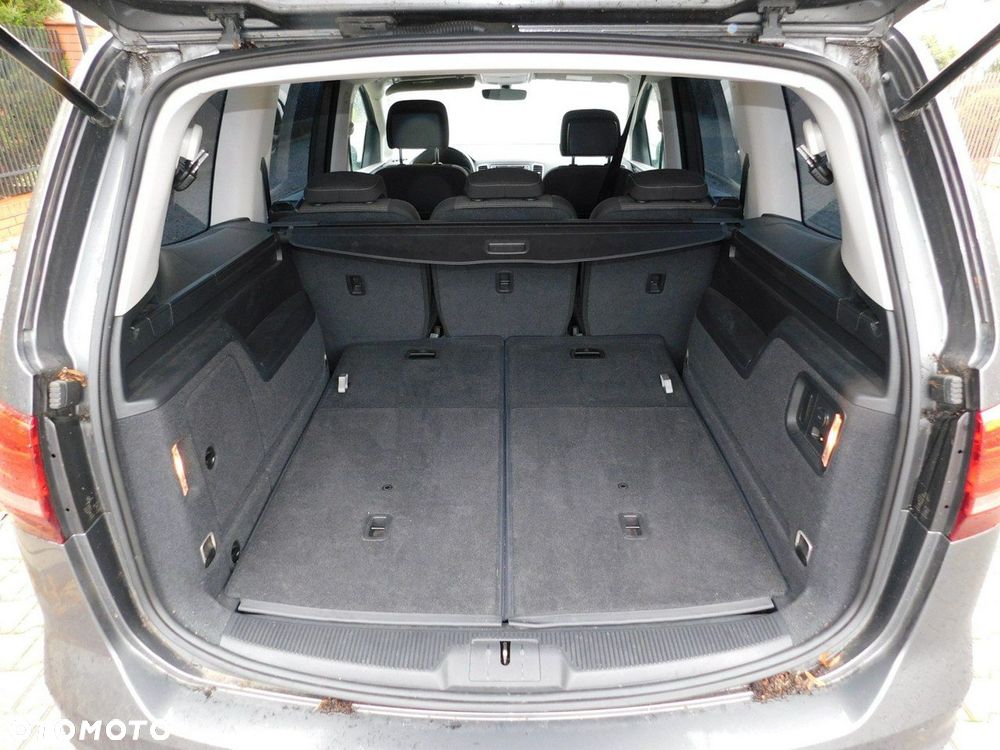 Volkswagen Sharan - 11