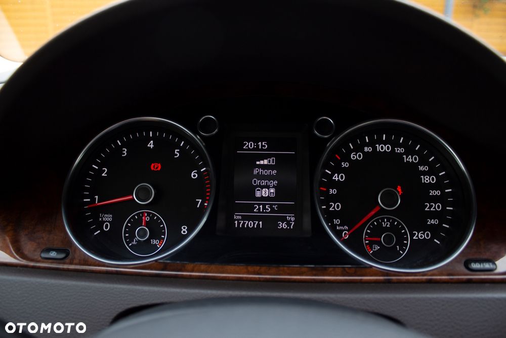Volkswagen Passat 1.8 TSI Highline - 27