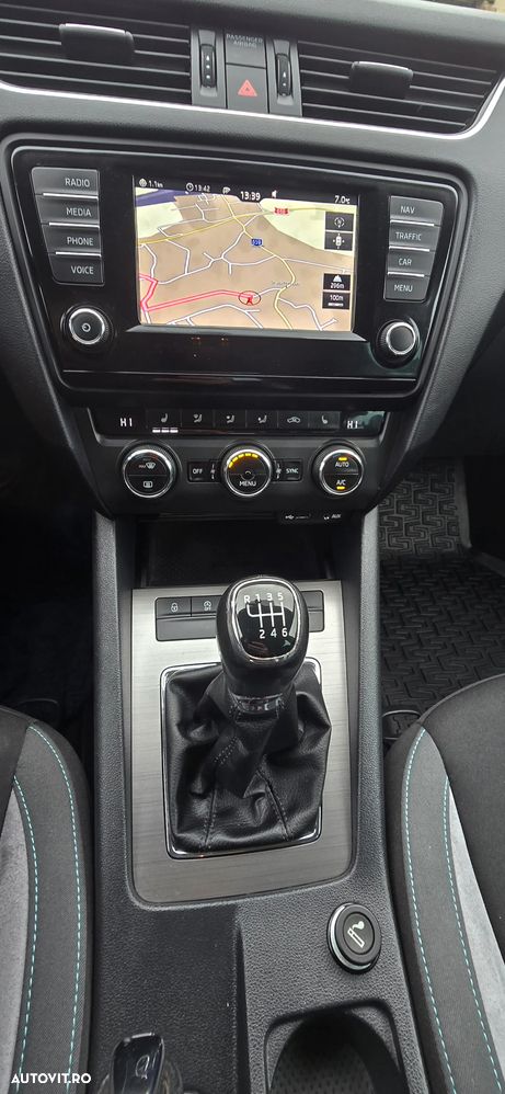 Skoda Octavia Combi 2.0 TDI Style - 6