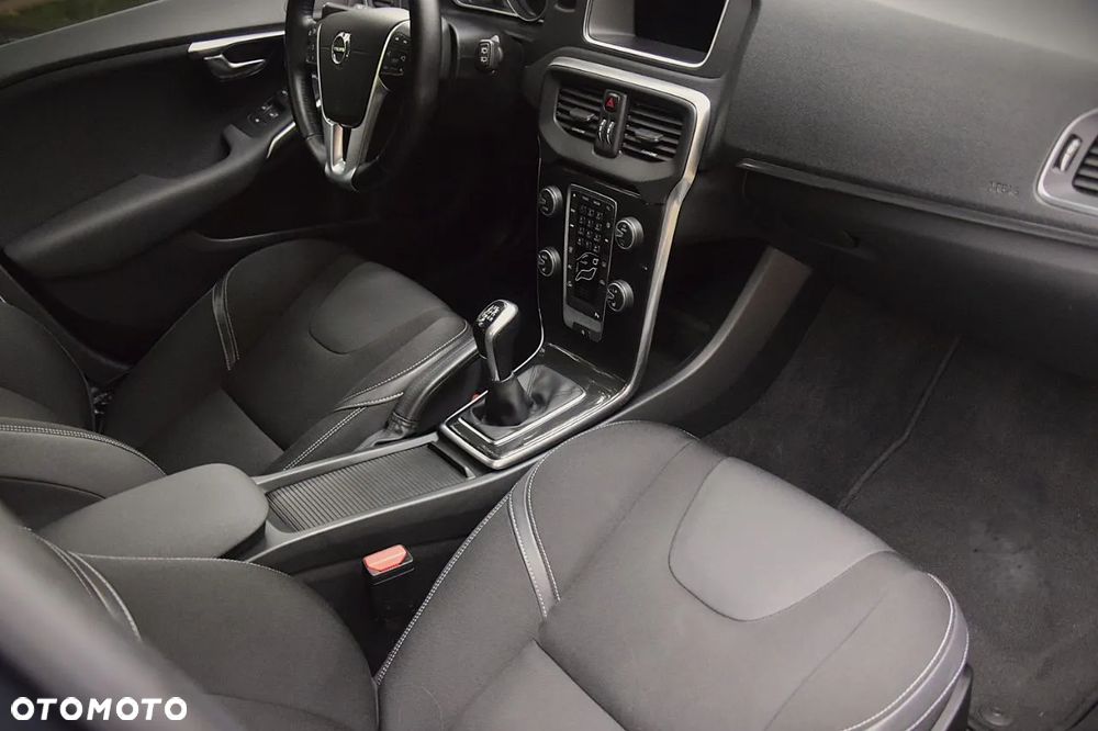 Volvo V40 D2 Momentum - 28