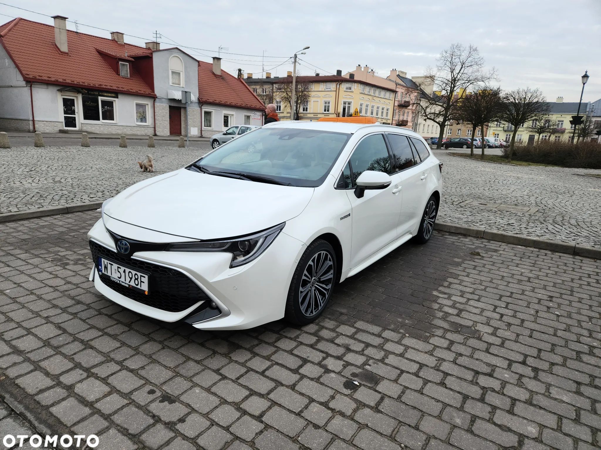 Toyota Corolla 2.0 Hybrid Executive - 1