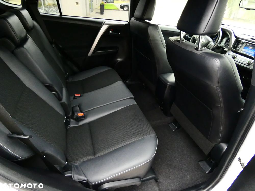 Toyota RAV4 2.0 D-4D 4x2 Start-Stop Edition S+ - 17