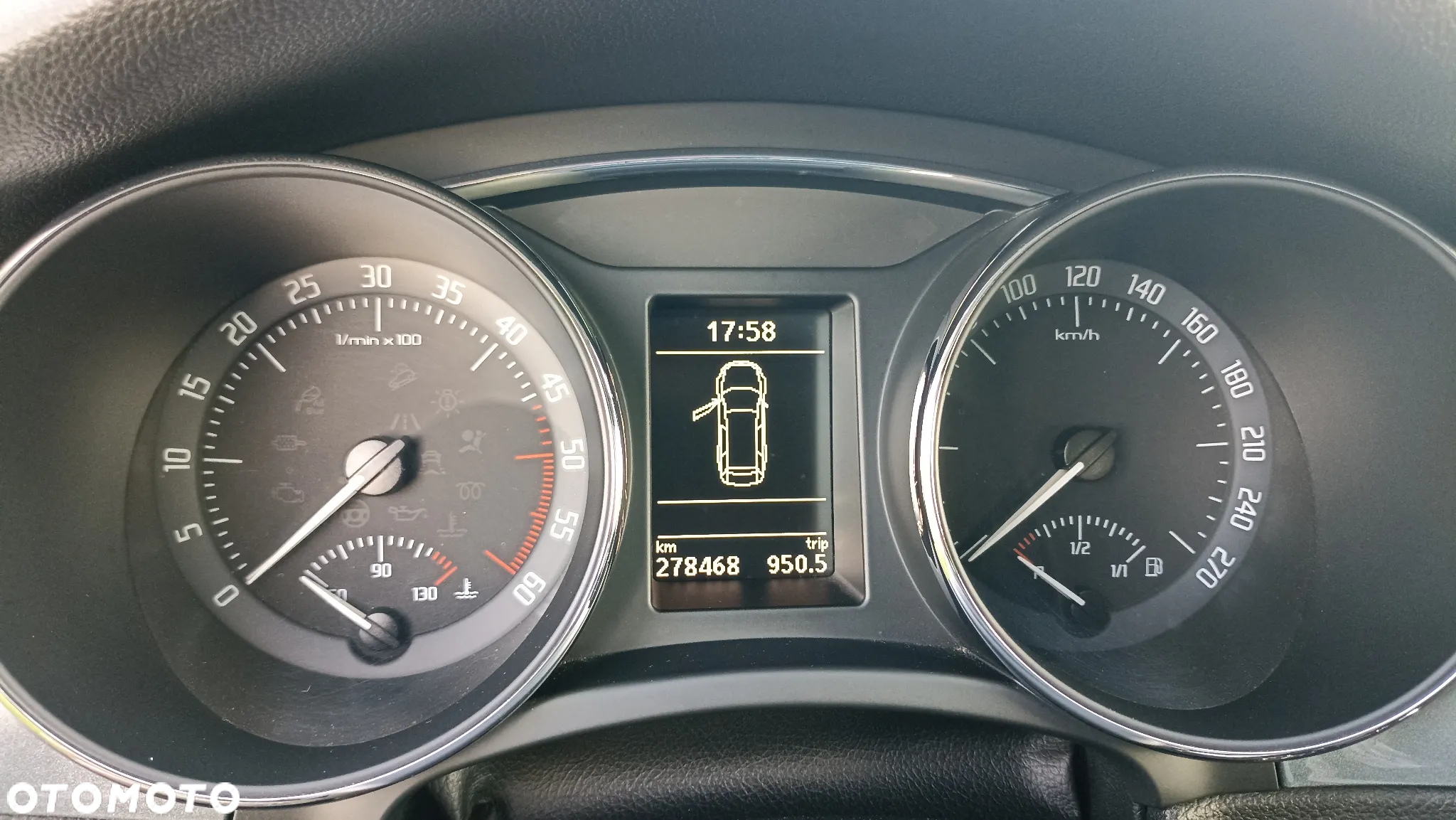 Skoda Superb Combi 2.0 TDI DSG Elegance - 17