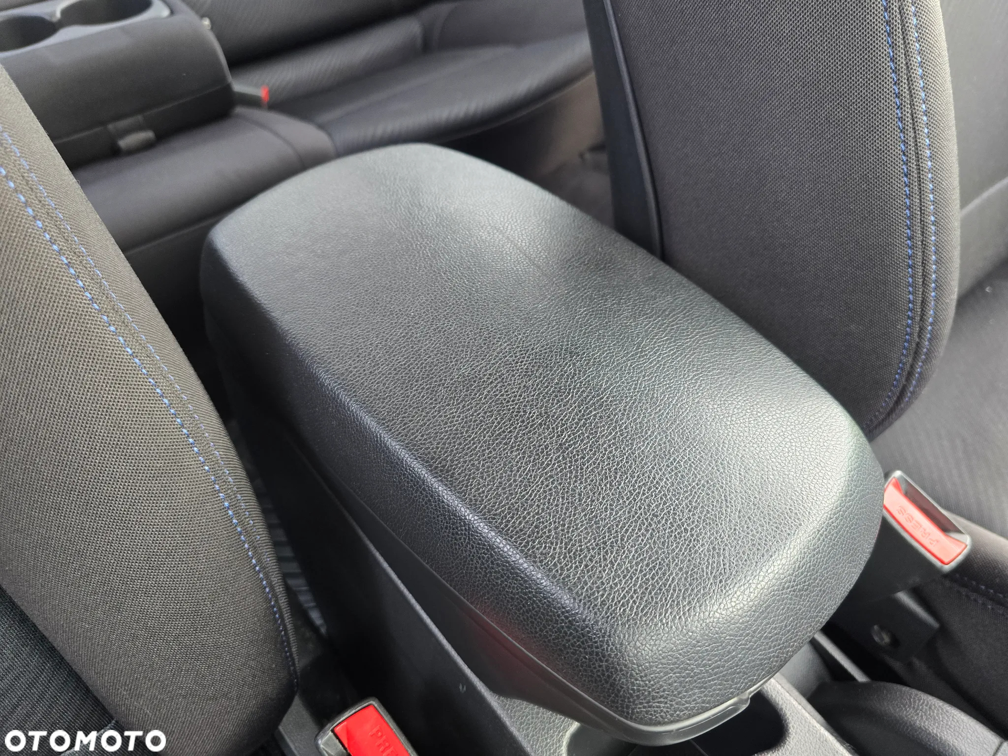 Hyundai Elantra 1.6 Comfort - 29