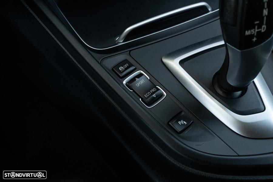 BMW 318 d Touring Auto - 46