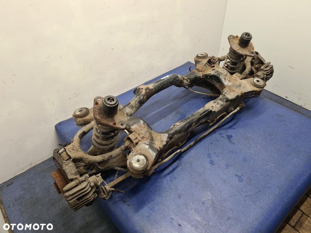 VOLKSWAGEN PASSAT B5 FL 4MOTION 4X4 VARIANT BELKA ZAWIESZENIA TYŁ - 2