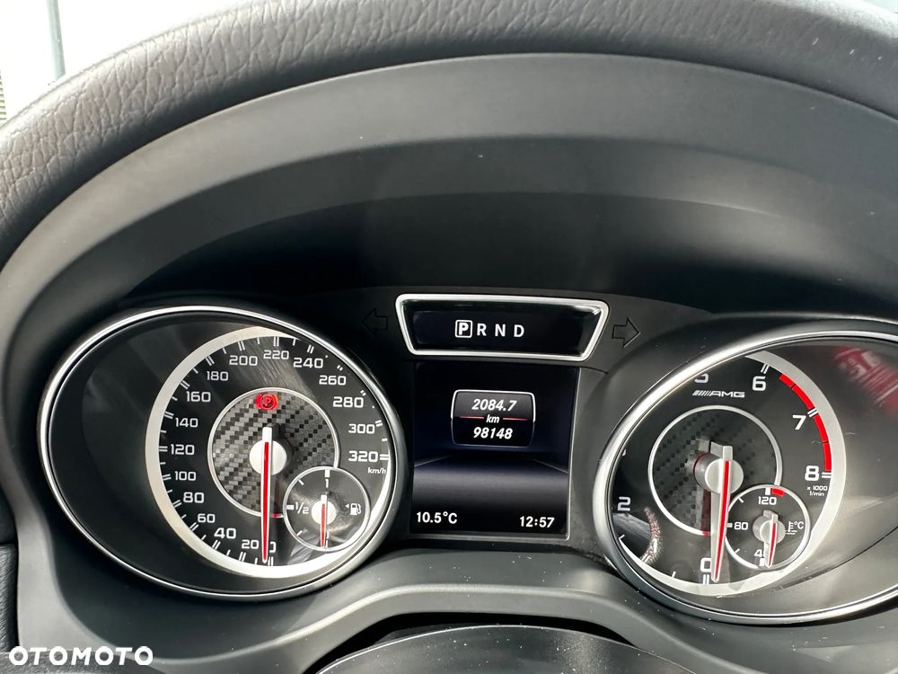 Mercedes-Benz CLA 45 AMG 4-Matic - 13