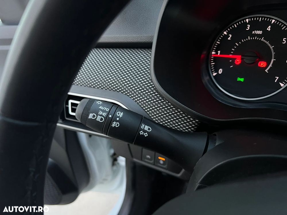 Dacia Logan TCe 90 MT6 Journey - 25