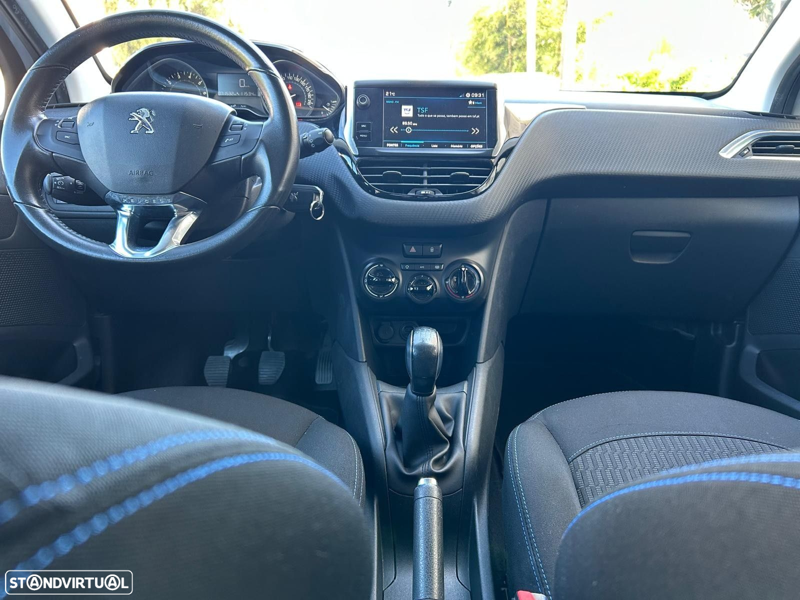 Peugeot 208 1.2 PureTech Style - 25