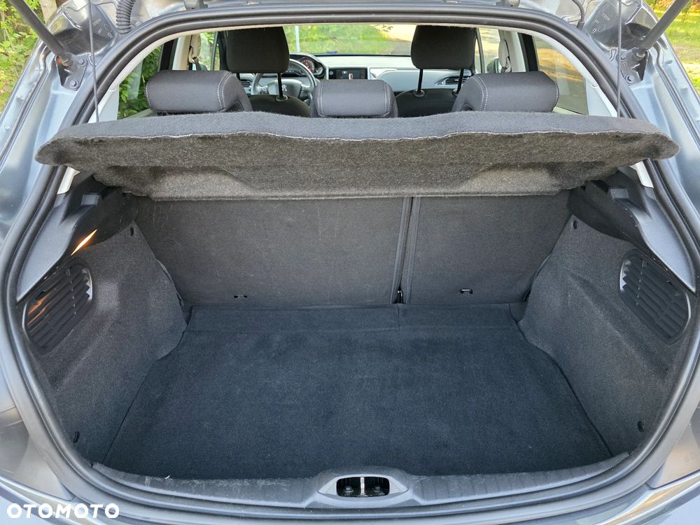Peugeot 208 PureTech 82 Urban Move - 14