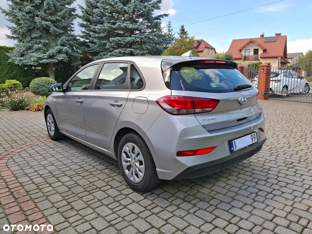 Hyundai i30 1.5 DPI Classic + - 7