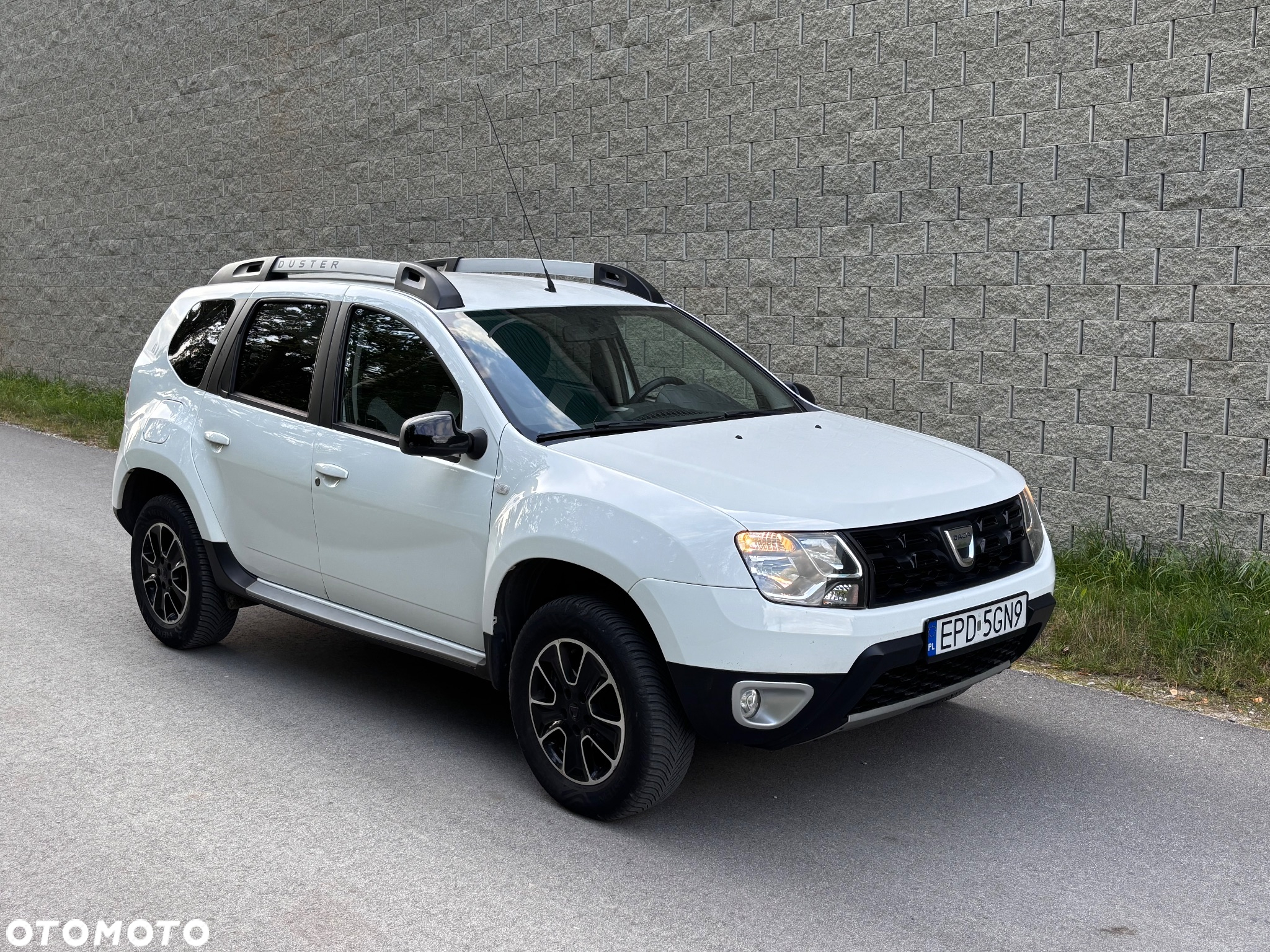 Dacia Duster 1.6 SCe Blackshadow S&S - 2
