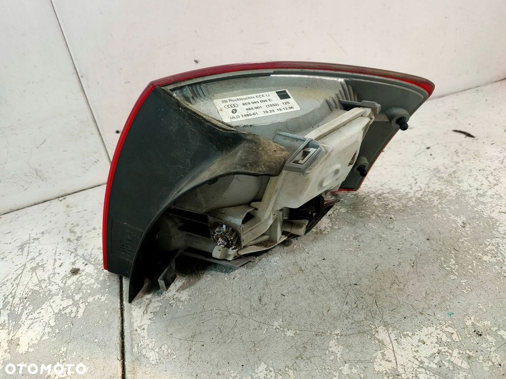 lampa tylna lewa strona audi a4 b7 8e9945095e - 2