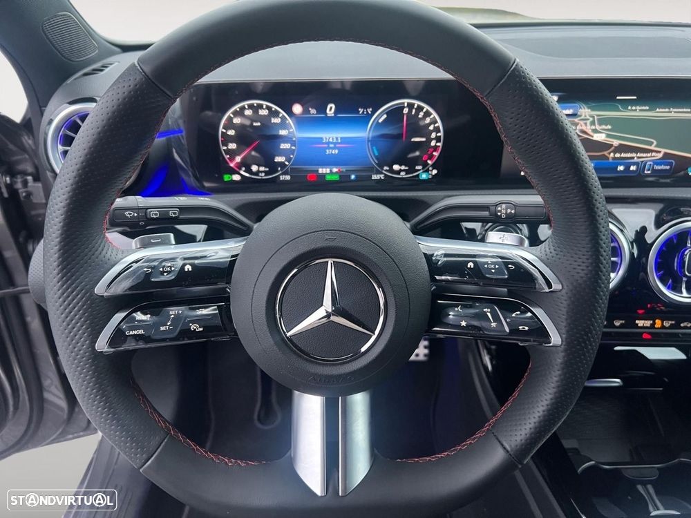 Mercedes-Benz A 250 - 11