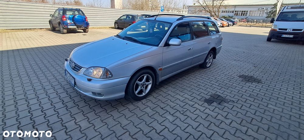 Toyota Avensis 1.8 VVT-i Terra Plus - 2