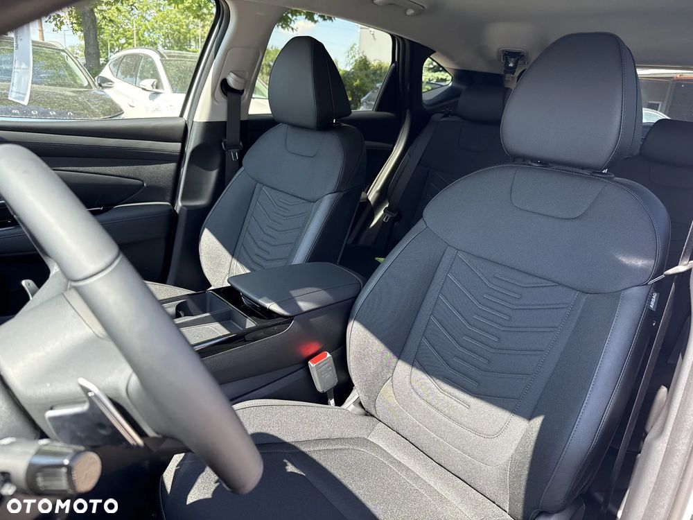 Hyundai Tucson 1.6 T-GDi HEV Executive 2WD - 11