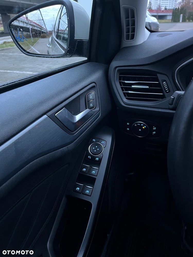 Ford Focus 1.0 EcoBoost Active - 25