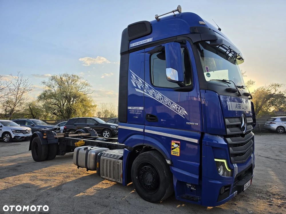 Mercedes-Benz Actros - 3