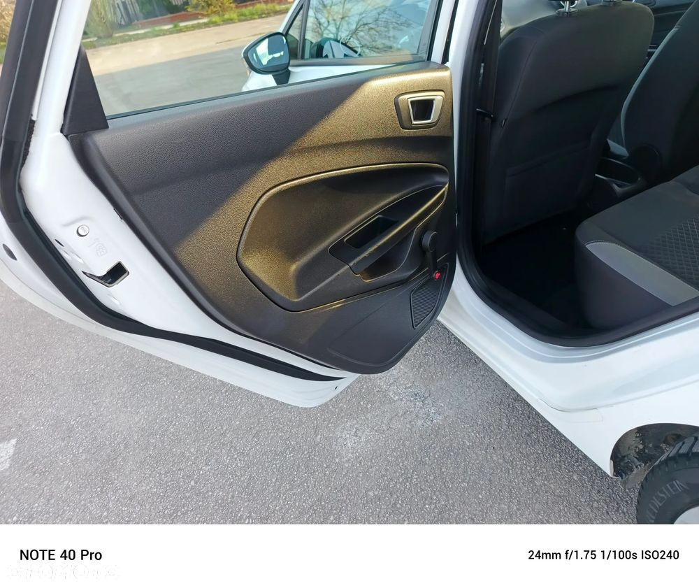 Ford Fiesta 1.0 EcoBoost Champions Edition - 29