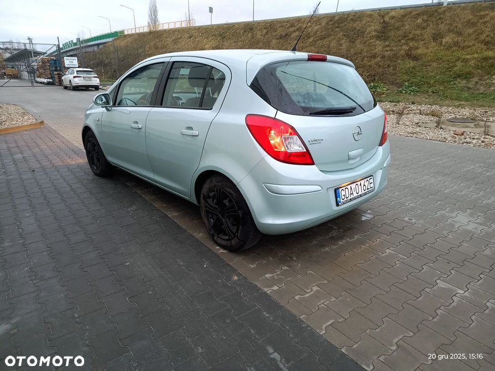 Opel Corsa 1.4 16V Innovation - 4