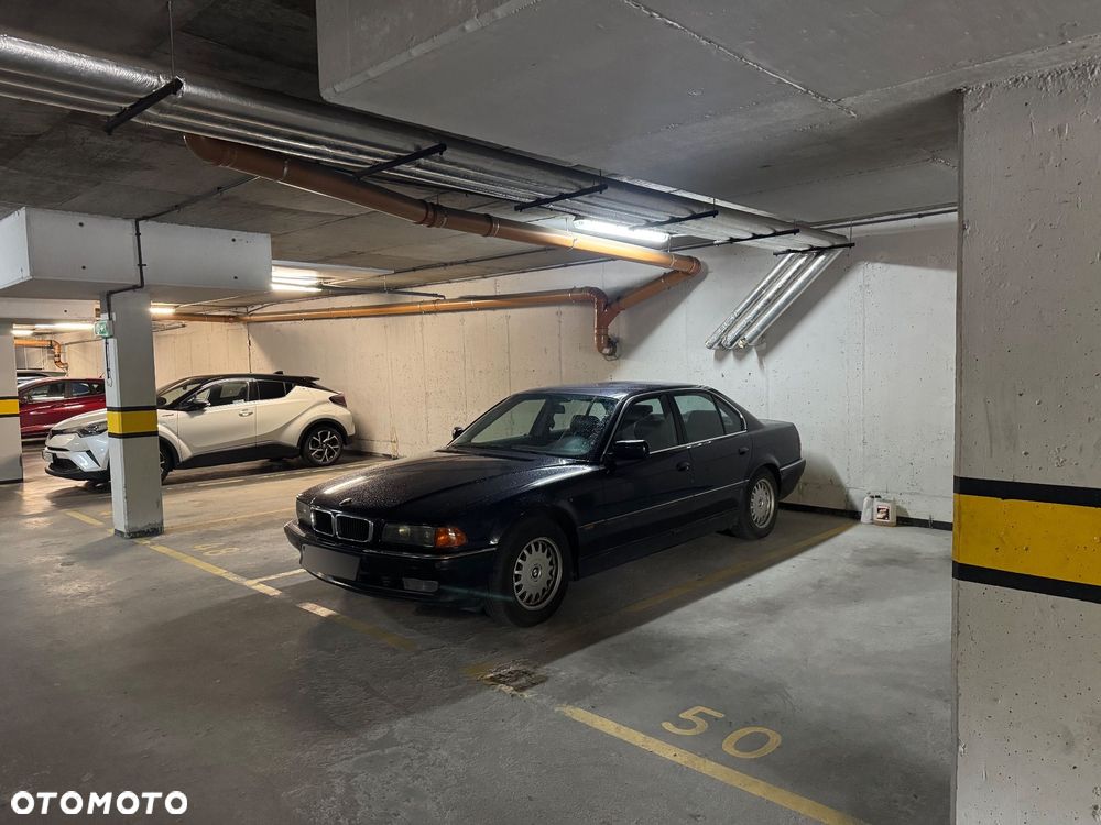 BMW Seria 7 - 12