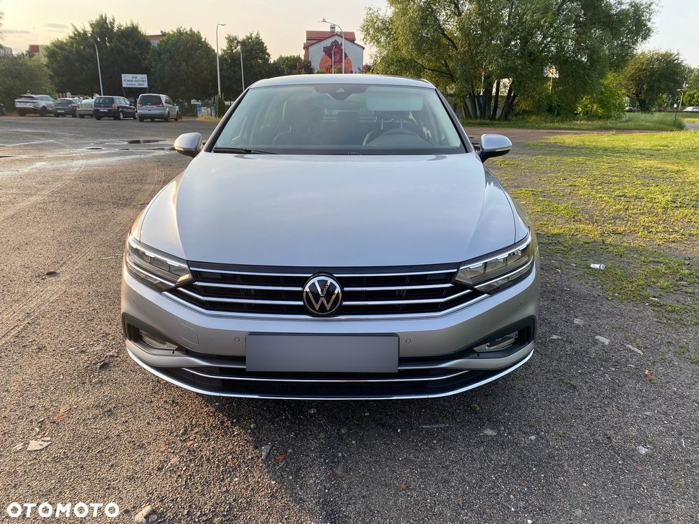 Volkswagen Passat 2.0 TDI SCR Elegance DSG - 2