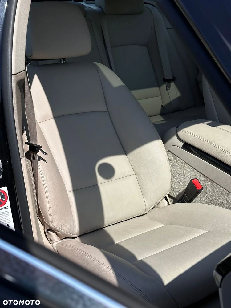 BMW Seria 7 740i - 23