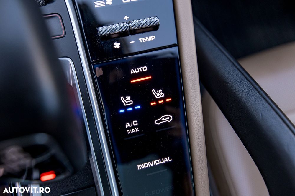 Porsche Cayenne - 31