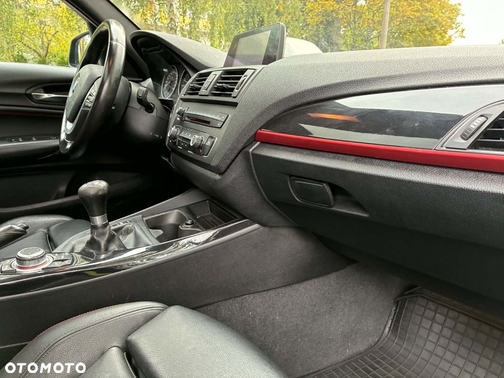 BMW Seria 1 114i Sport Line - 31