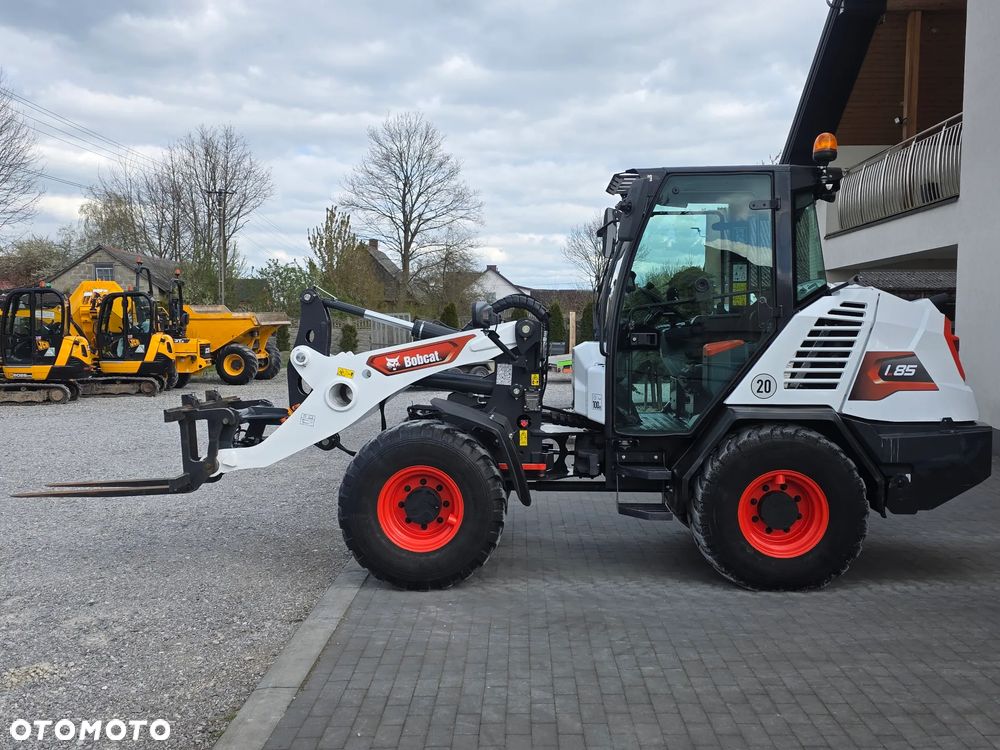 Bobcat Bobcat Ładowarka kołowa Bobcat L 85 jak nowa sprowadzona z Niemiec zadbana łyżka widły serwisowana Cat kamera - 31